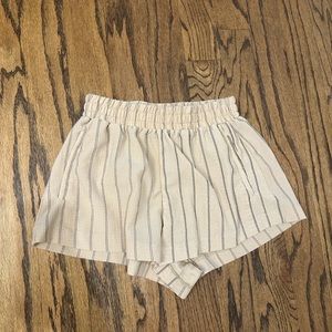 High wasted cover up shorts, with pockets, size medium